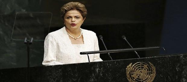 Dilma Rousseff em pronunciamento na ONU Dilma Rousseff em pronunciamento na ONU