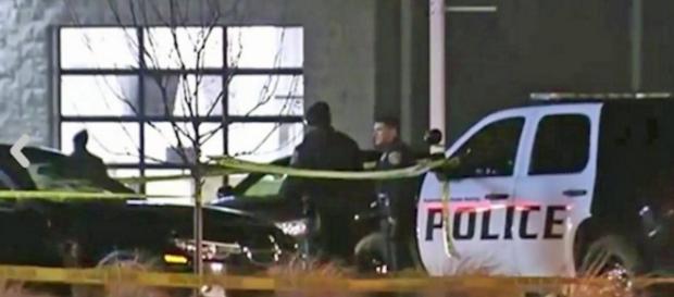 La polizia sul luogo della sparatoria in Michigan La polizia sul luogo della sparatoria in Michigan