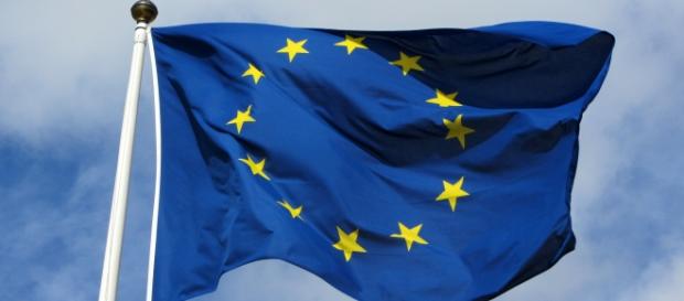 Official flag of the EU (Wikipedia) Official flag of the EU (Wikipedia)