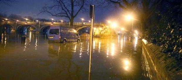 Tamisa inundă încă o dată Londra Tamisa inundă încă o dată Londra