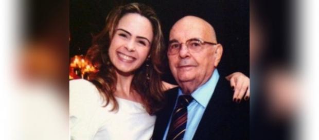 Pai de Ana Paula está preocupado com a filha Pai de Ana Paula está preocupado com a filha