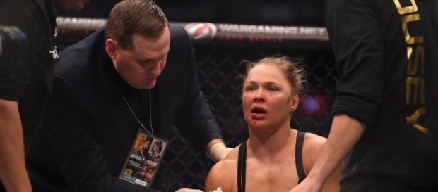 Rousey perdeu contra Holm no UFC 193 Rousey perdeu contra Holm no UFC 193