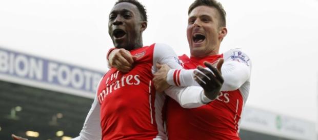 Welbeck e Giroud, atacantes do Arsenal Welbeck e Giroud, atacantes do Arsenal