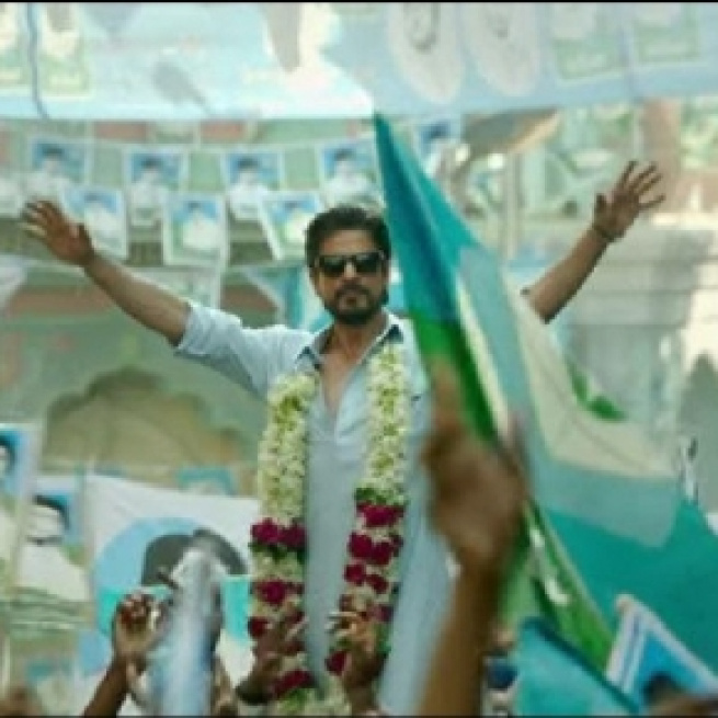 Shahrukh's car attacked(Image-cdn1.lockerdome.com)