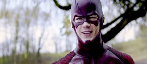 Barry Allen (Grant Gustin) nei panni di Flash