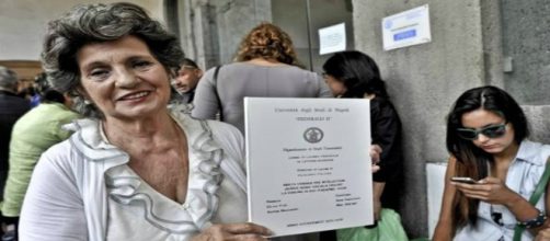 Fotografia della laurea della donna