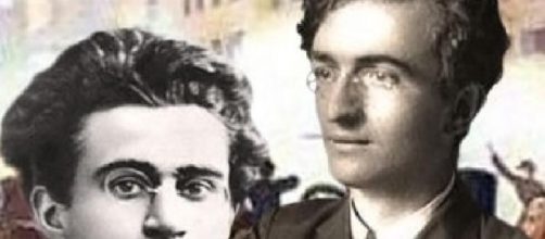 Piero Gobetti alle spalle di Antonio Gramsci