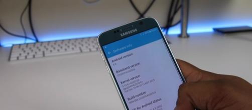Telefono Samsung Galaxy S6 con Android Marshmallow