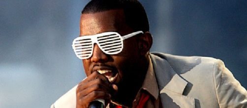 Musica, Kanye West choc sommerso dai debiti