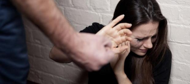 A violência pode ser física ou psicológica A violência pode ser física ou psicológica