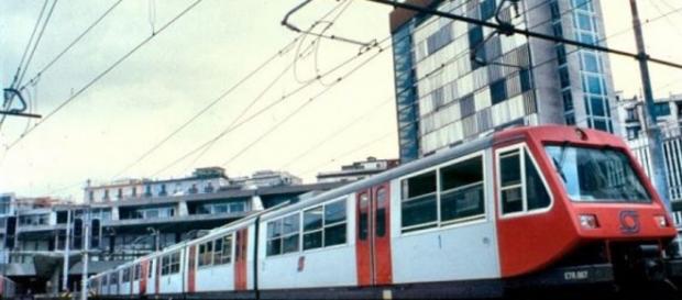 Bacoli treno deraglia dai binari Bacoli treno deraglia dai binari
