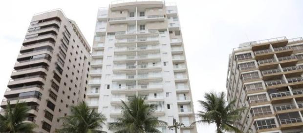 O apartamento, de 200 metros quadrados, no Guarujá O apartamento, de 200 metros quadrados, no Guarujá