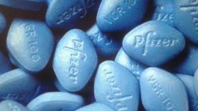 La pillola blu dell'amore consentita da una firma