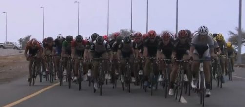 Il gruppo nella terza tappa del Tour of Oman