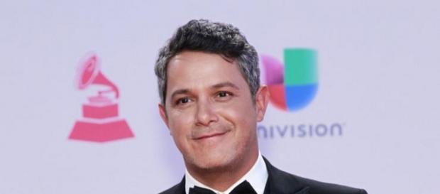 Alejandro Sanz héroe o fraude. Alejandro Sanz héroe o fraude.