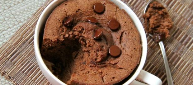 'Mug cake' de chocolate con pepitas de chocolate 'Mug cake' de chocolate con pepitas de chocolate