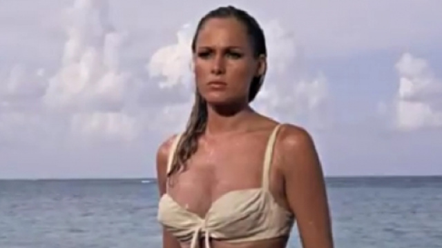 Ursola Andress in Agente 007 - Licenza di uccidere
