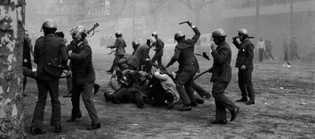 La famosa foto-denuncia de Manel Armengol en 1976. La famosa foto-denuncia de Manel Armengol en 1976.