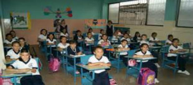 Una educación sin historia es incompleta Una educación sin historia es incompleta