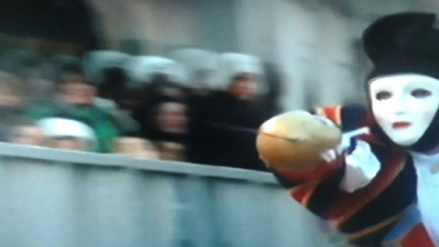 La corsa per centrare il foro della stella