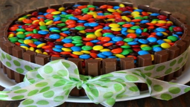 Ricetta della torta Kit Kat e M&M's