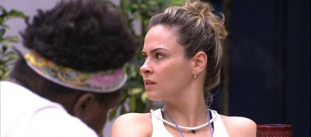 Ana quer ir ao paredão com Juliana (Reprodução) Ana quer ir ao paredão com Juliana (Reprodução)