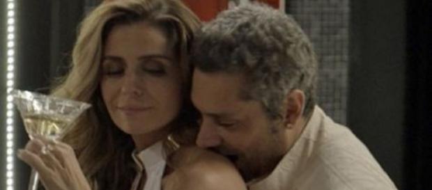Atena e Romero jogam com a vida de Tóia Atena e Romero jogam com a vida de Tóia