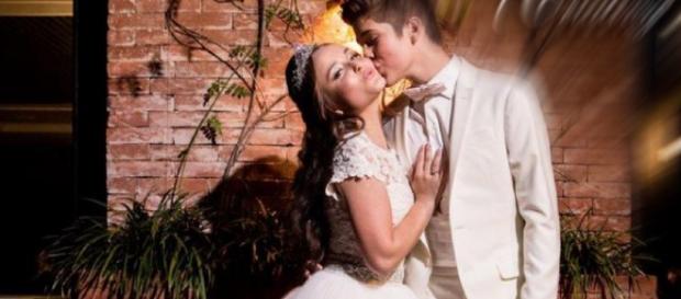 Larissa Manoella vai embora para Londres Larissa Manoella vai embora para Londres