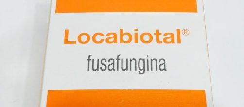 Fusafungina (Locabiotal), antibiotico spray.