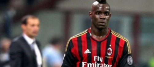 Balotelli beccato dai tifosi del Napoli.