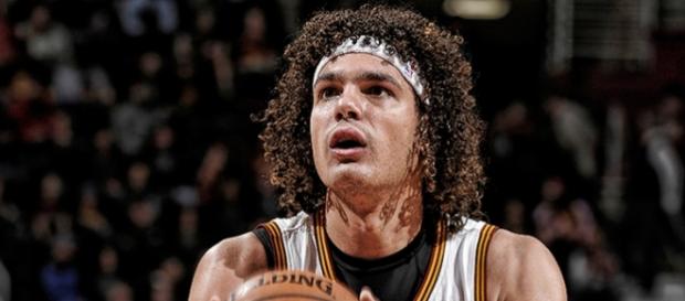 Anderson Varejão em partida pelo Cleveland. Anderson Varejão em partida pelo Cleveland.