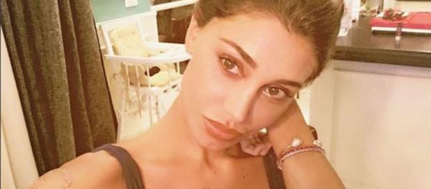 Belen Rodriguez si confessa da single ai giornali. Belen Rodriguez si confessa da single ai giornali.
