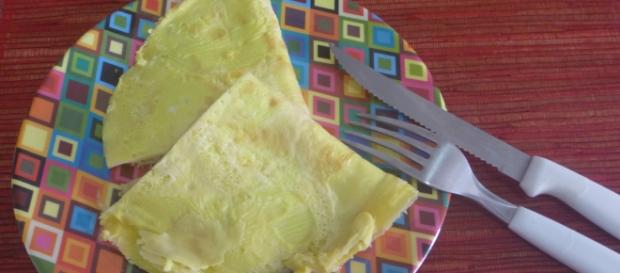 Crepioca, uma mistura de ovos e goma de tapioca. Crepioca, uma mistura de ovos e goma de tapioca.