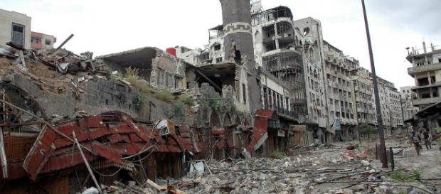 La città di Homs ridotta ad un cumulo di macerie La città di Homs ridotta ad un cumulo di macerie
