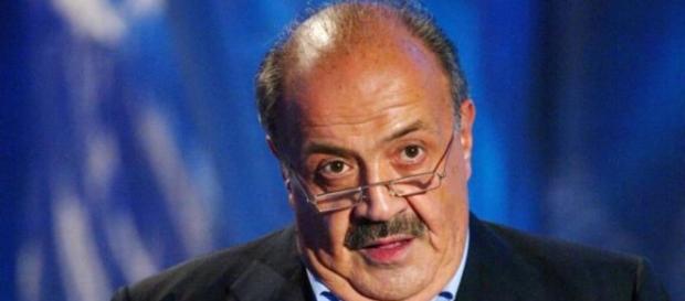 Maurizio Costanzo critica Tina Cipollari Maurizio Costanzo critica Tina Cipollari