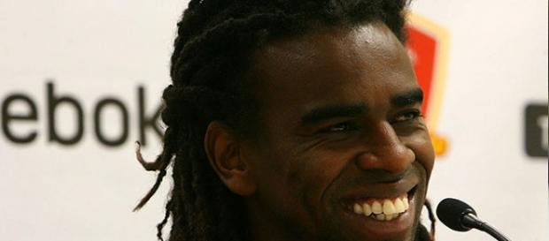 Tinga sonha em voltar ao Internacional Tinga sonha em voltar ao Internacional