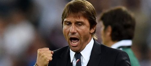 Antonio Conte, esulta per un gol della Nazionale