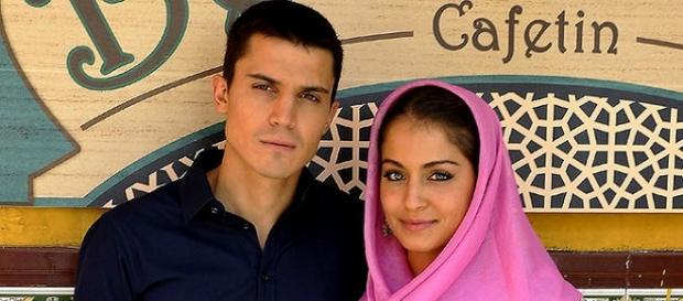Álex González e Hiba Abouk en una foto promocional Álex González e Hiba Abouk en una foto promocional