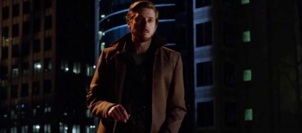 Anticipazioni Arrow 4, nella foto Rip Hunter Anticipazioni Arrow 4, nella foto Rip Hunter