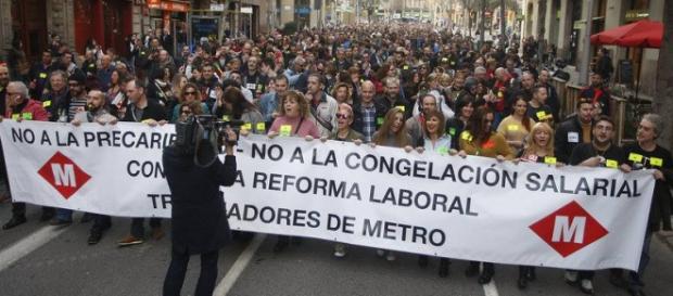 Los trabajadores manifestándose en Barcelona. Los trabajadores manifestándose en Barcelona.