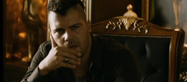 Salvatore Esposito in una delle puntate di Gomorra Salvatore Esposito in una delle puntate di Gomorra
