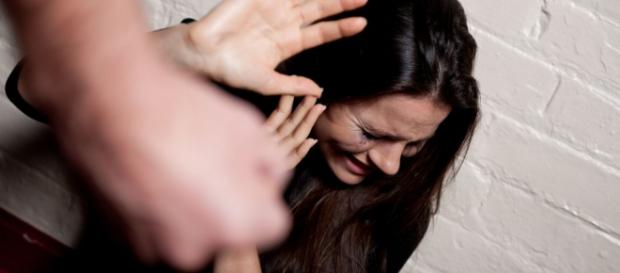 Si te ponen una mano, que sea para acariciar Si te ponen una mano, que sea para acariciar