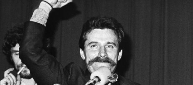 Wałęsa w młodości - dzisiaj atakowany przez PiS Wałęsa w młodości - dzisiaj atakowany przez PiS