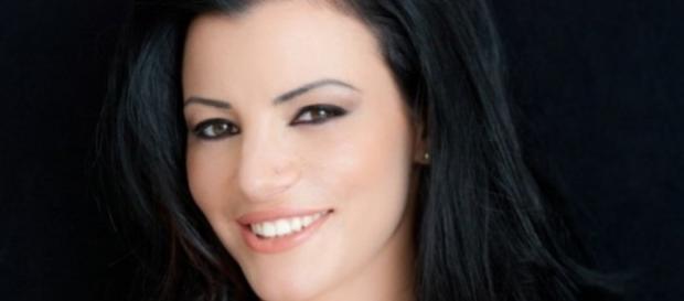Amandha Fox felice e sorridente Amandha Fox felice e sorridente