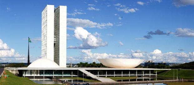 Congresso pode perder muitas cadeiras com nova PEC Congresso pode perder muitas cadeiras com nova PEC