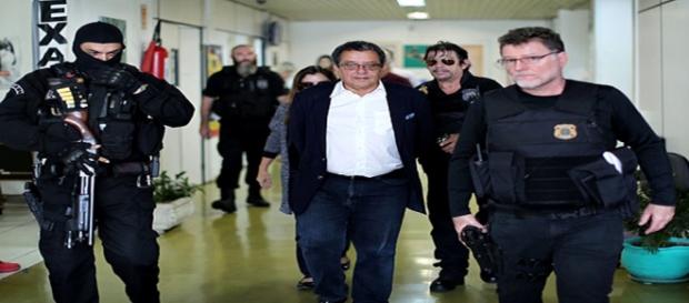 O marqueteiro João Santana sendo preso O marqueteiro João Santana sendo preso