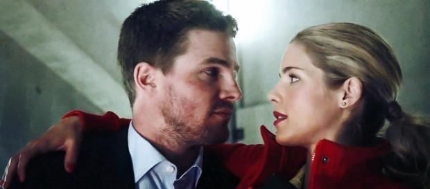 Oliver y Felicity preparan su boda Oliver y Felicity preparan su boda