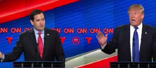 I candidati Trump e Rubio durante il dibattito