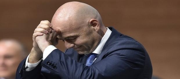 Infantino é eleito presidente da FIFA Infantino é eleito presidente da FIFA