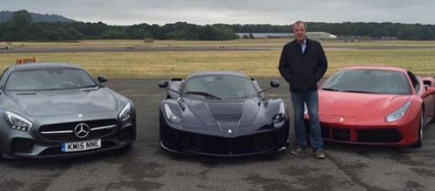 Jeremy Clarkson ist gut motorisiert unterwegs Jeremy Clarkson ist gut motorisiert unterwegs